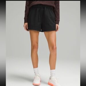 Lululemon cinchable waist high rise woven short 3.5”